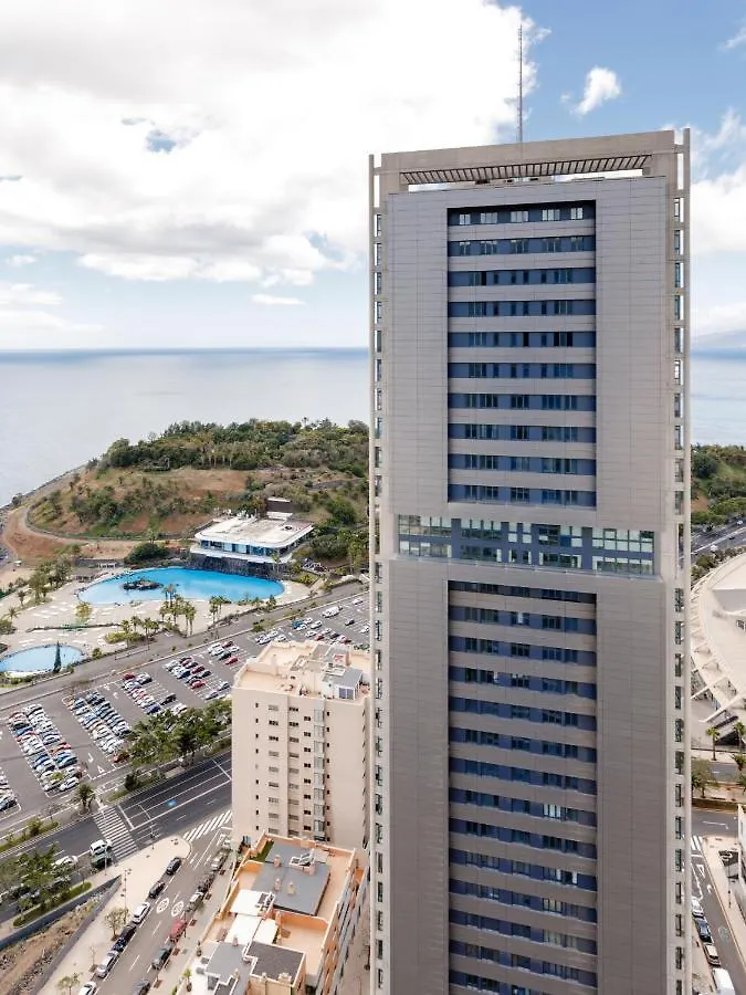 Santa Cruz Twin Towers: Shore & City Seaside Views Apartment